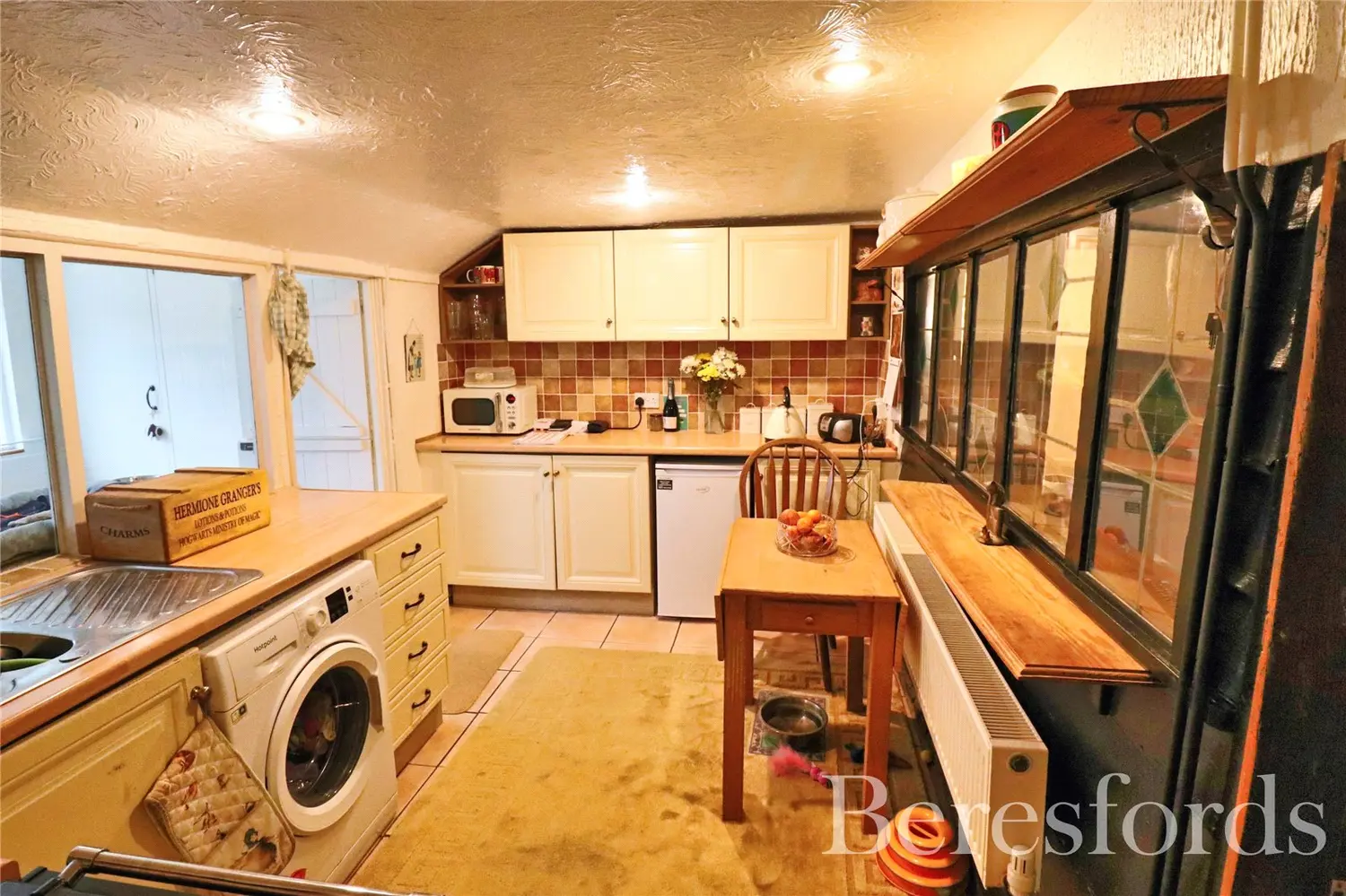 ADS230052 05