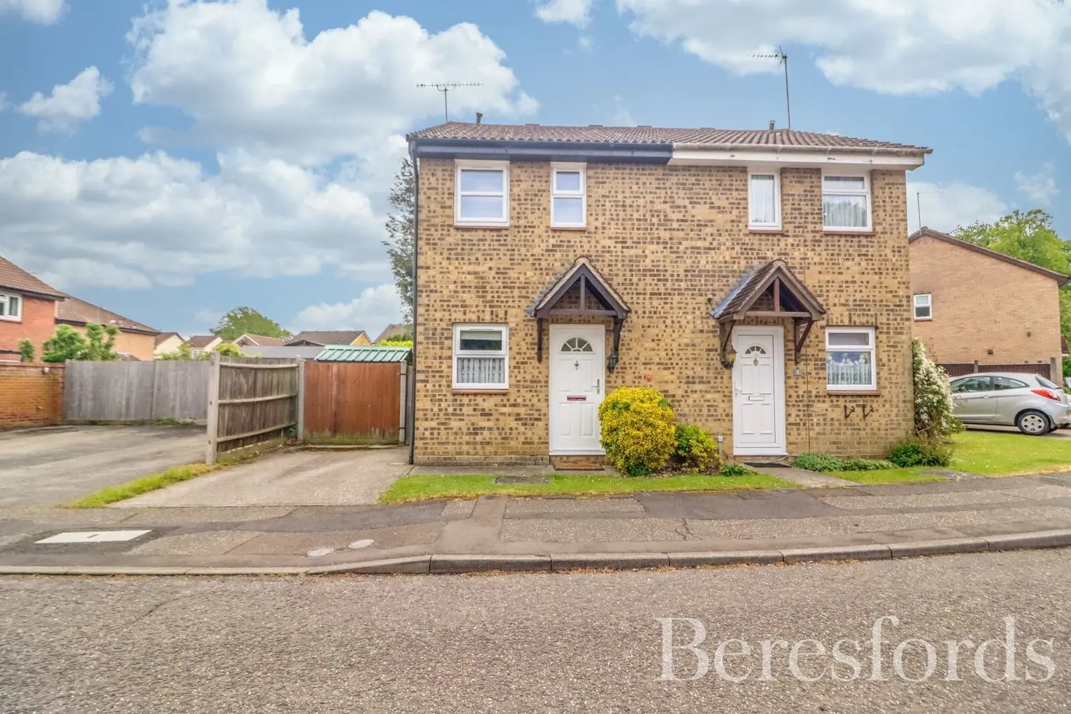 Langdale, Great Notley, ESSEX, CM77