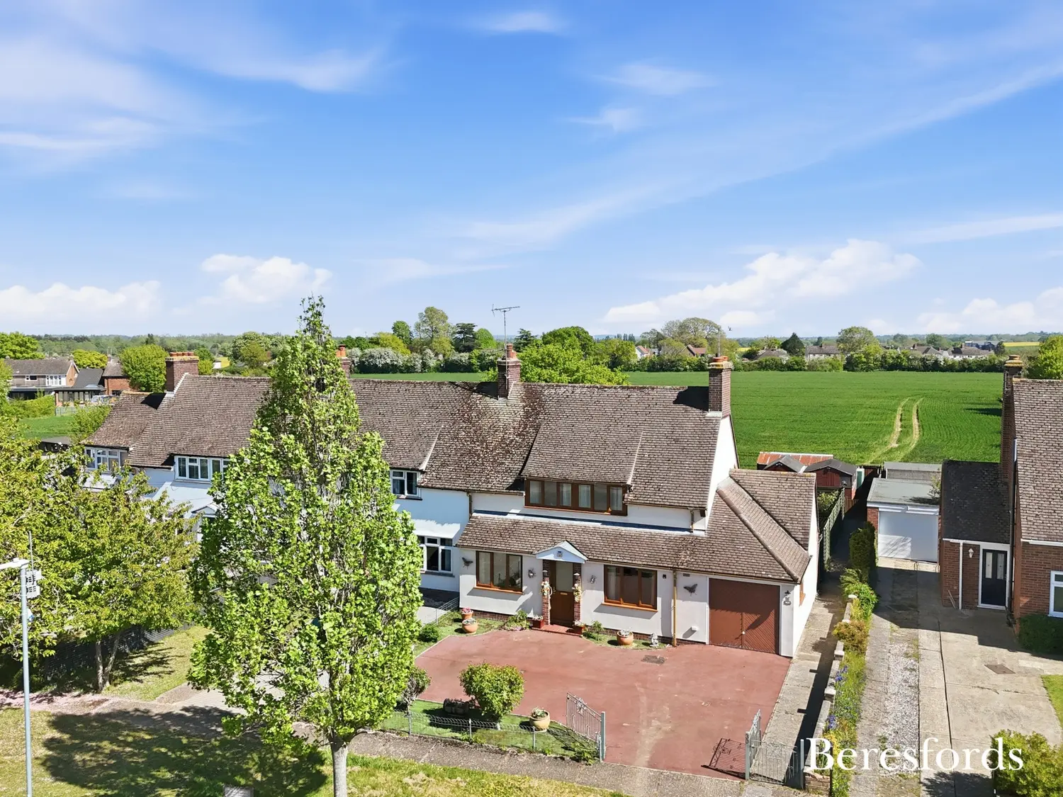 St. Michaels Drive, Roxwell, ESSEX, CM1
