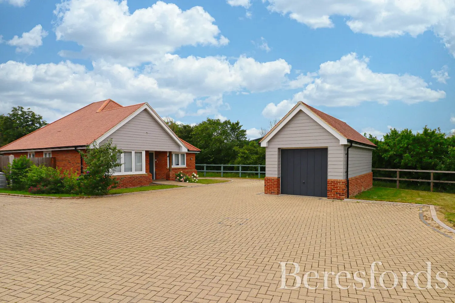Springwood Close, Latchingdon, ESSEX, CM3
