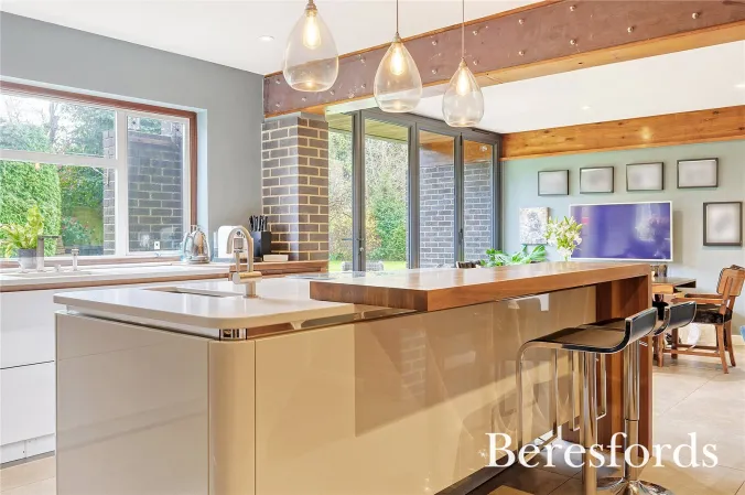 Property in Tor Bryan, Ingatestone alternative image