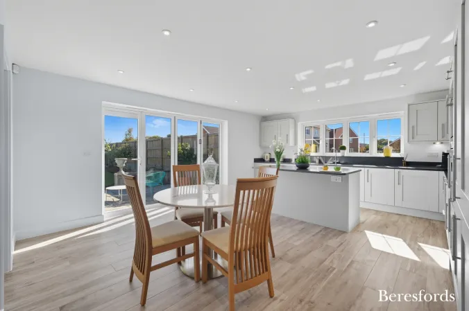 Property in Cherry Orchard, Ardleigh alternative image
