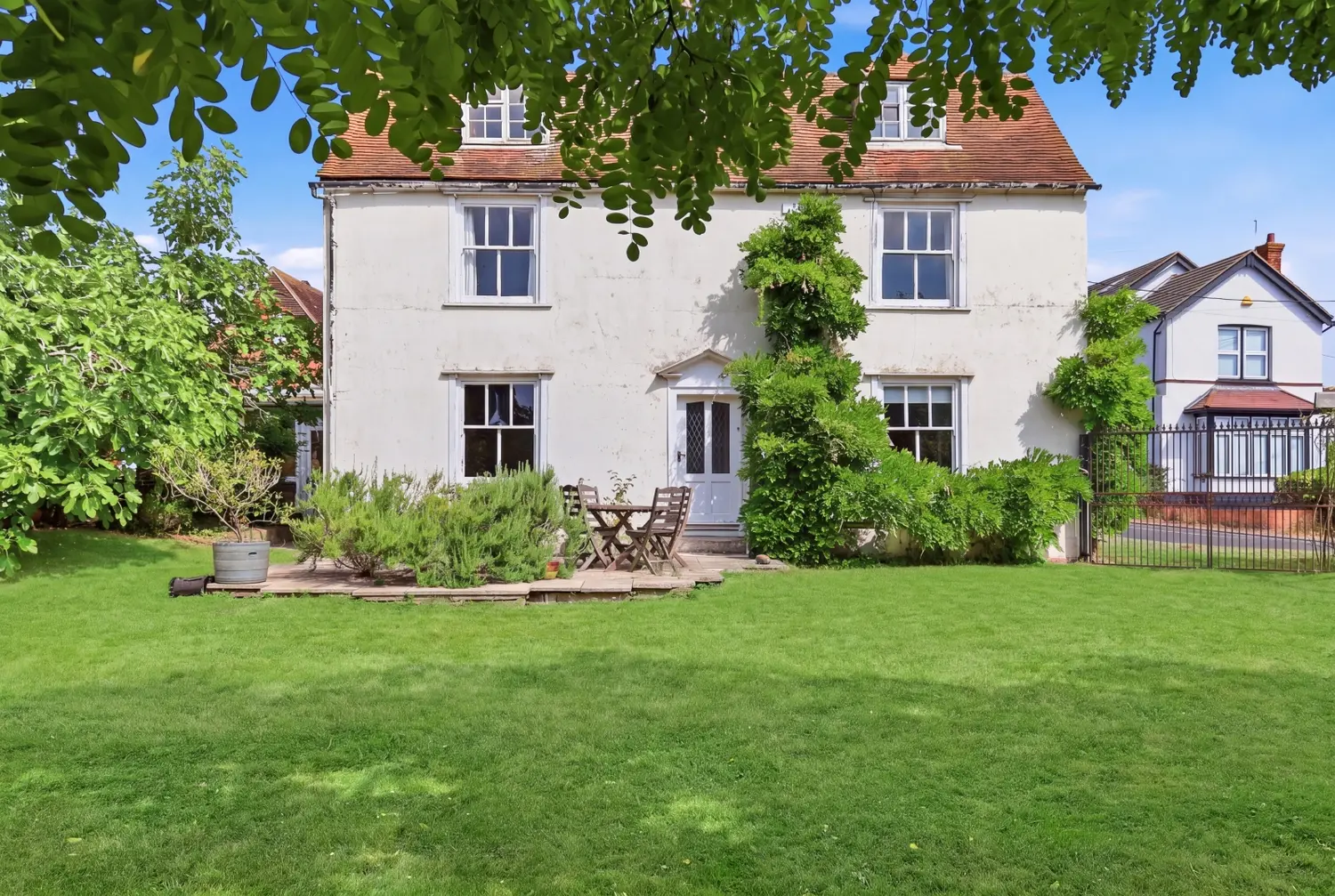 NBC260936 46