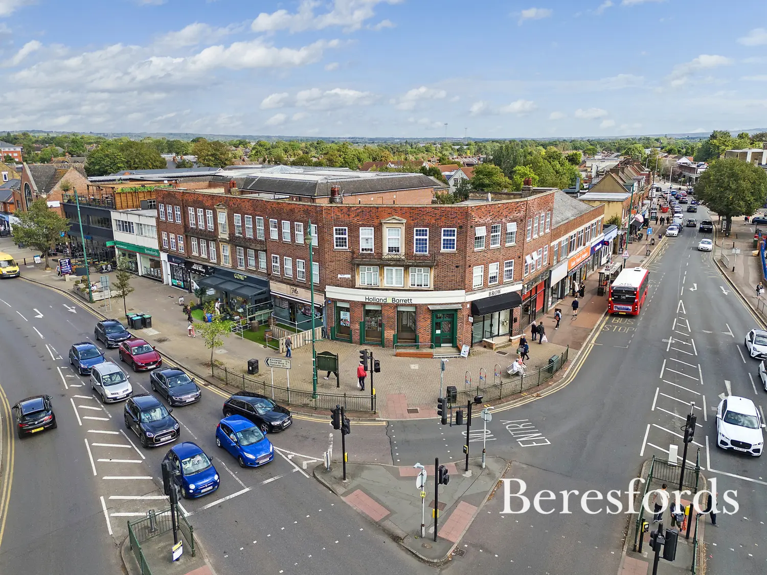 Station Road, Upminster, RM14