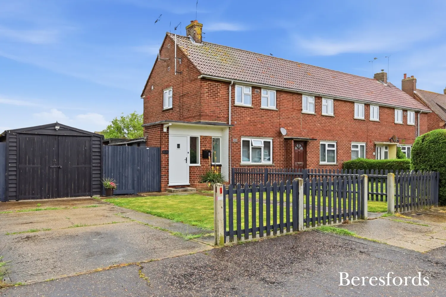 St. Michaels Drive, Roxwell, ESSEX, CM1