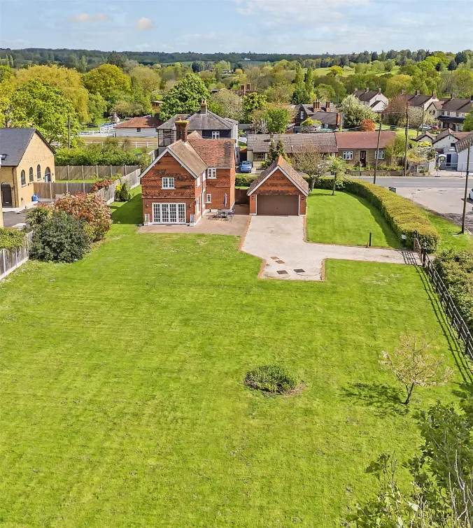 4 bed house for sale in Brentwood Beresfords