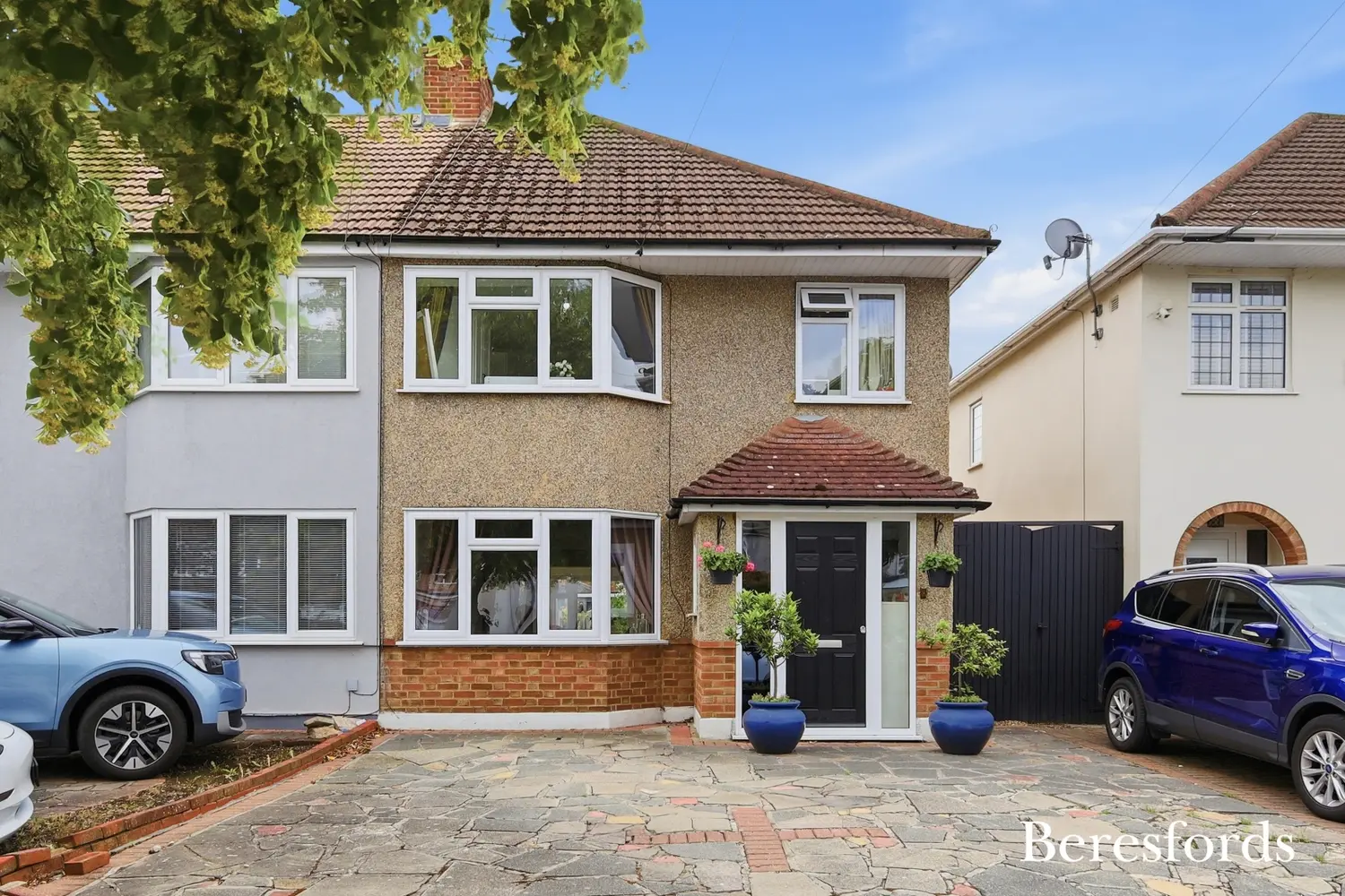 Nightingale Avenue, Upminster, RM14